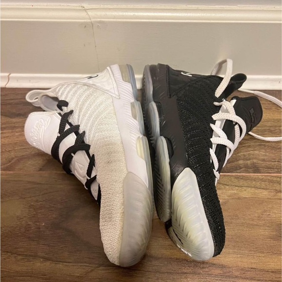 Nike LeBron 16 'Equality - Black
"Black/White 2019 - Picture 2 of 4